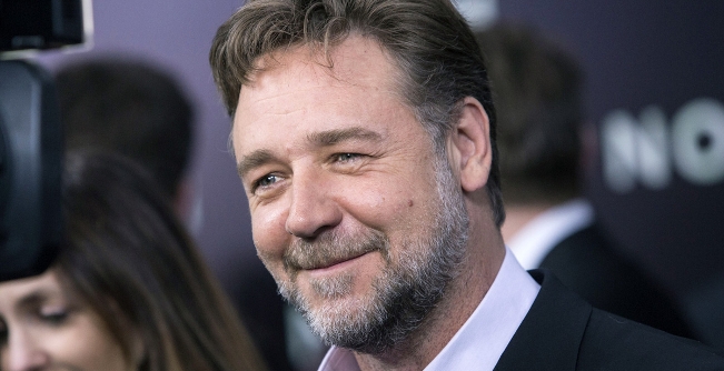 Russell Crowe Pays Tribute To Cousin Martin Crowe