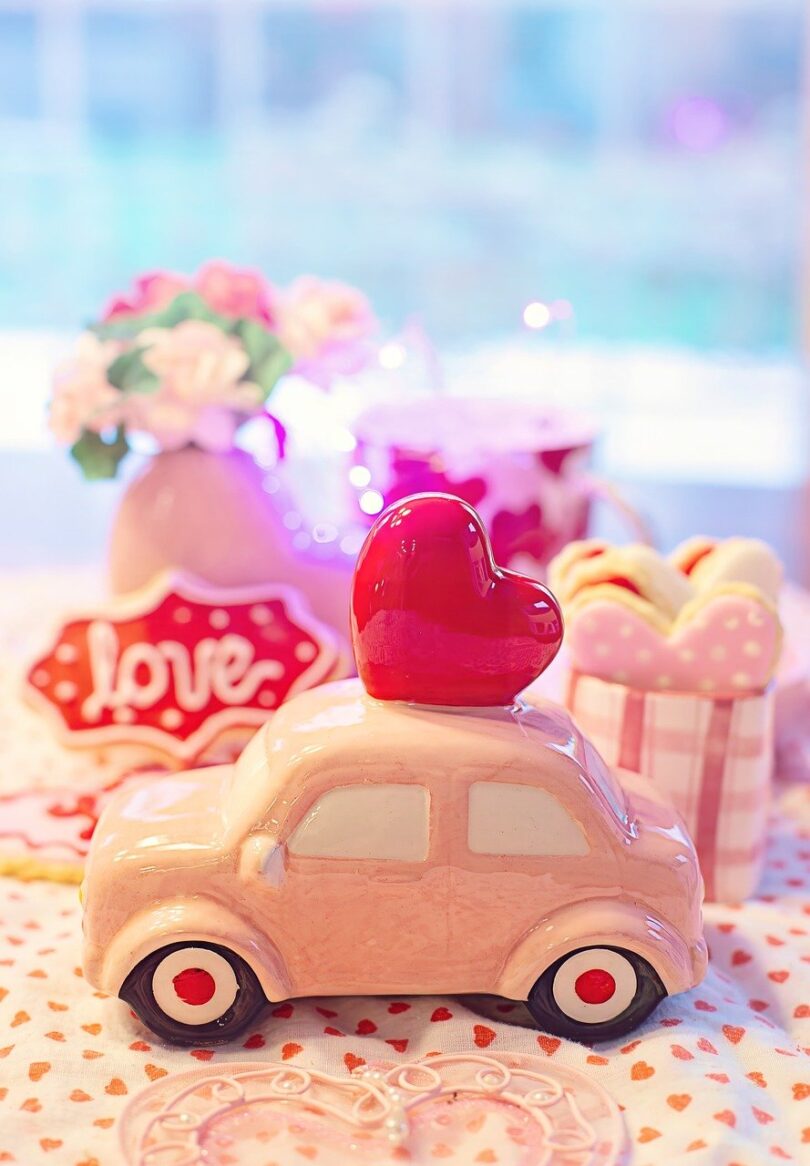 valentine's day, car, figurine