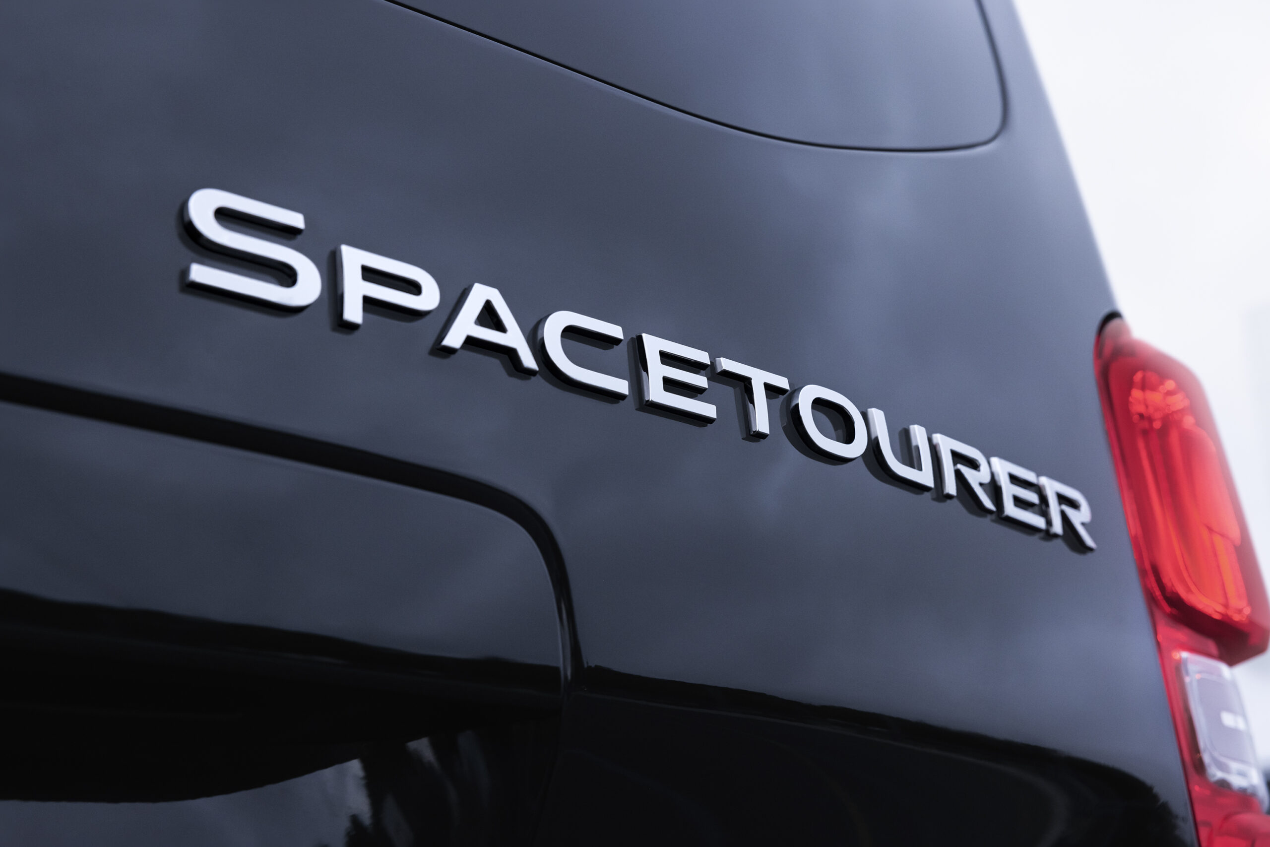 Citroen ë-SpaceTourer Business Lounge Review