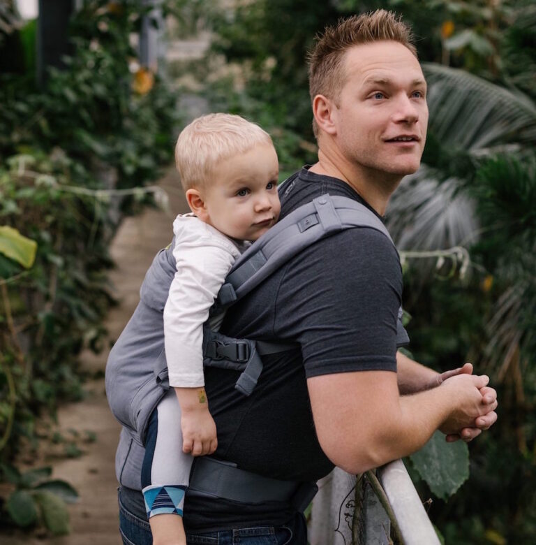 5 reasons dads should use baby carriers