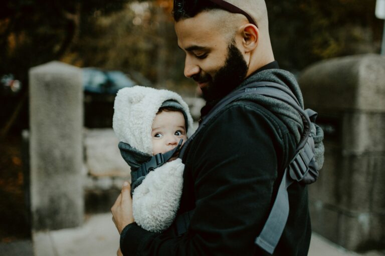 The Dos and Donts of Babywearing
