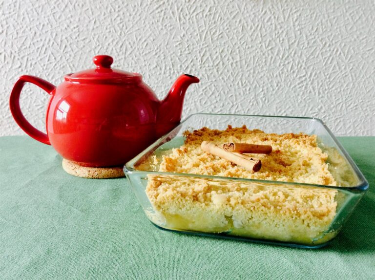 Ultimate guide to a man-proof apple crumble
