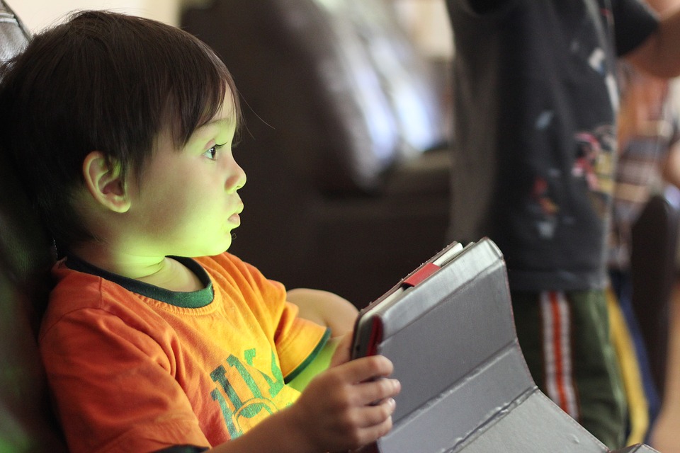 Little screen-junkies: Play-time is transforming into tablet-time