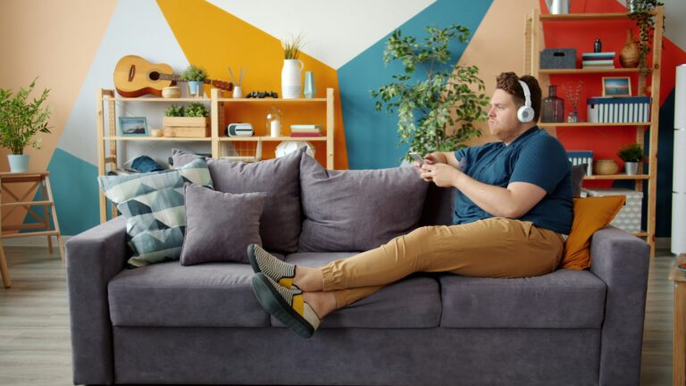 Why quick digital entertainment fits modern adult lifestyles